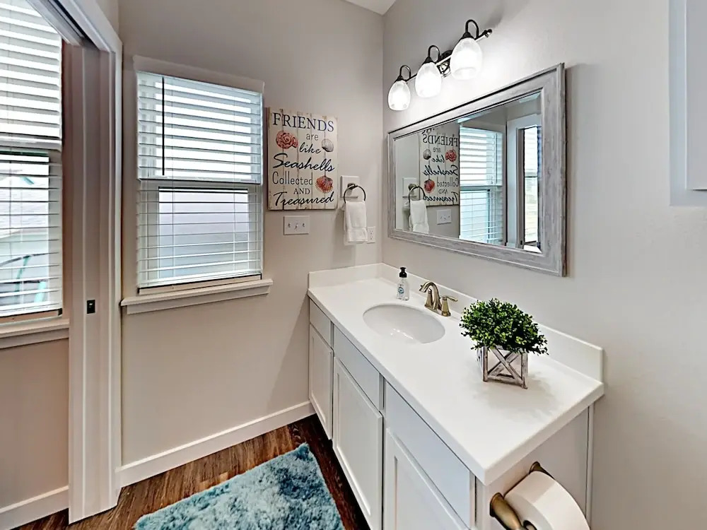 The Savvy Pelican 4 Bedrooms 3 Bathrooms Condo