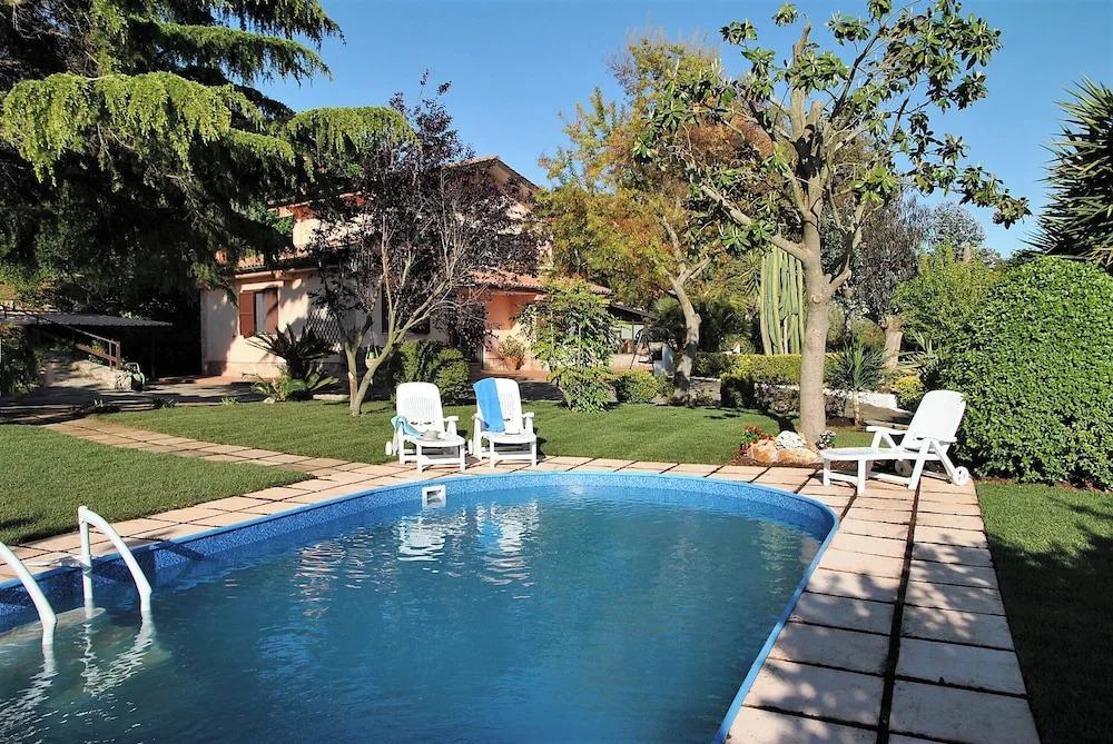 Villa Vallereale beautiful garden and private pool 9 km from Sperlonga