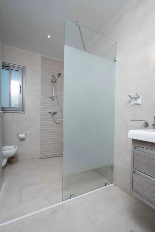 Luxurious 5-bedroom Apartment in La Marsa, Tunisia