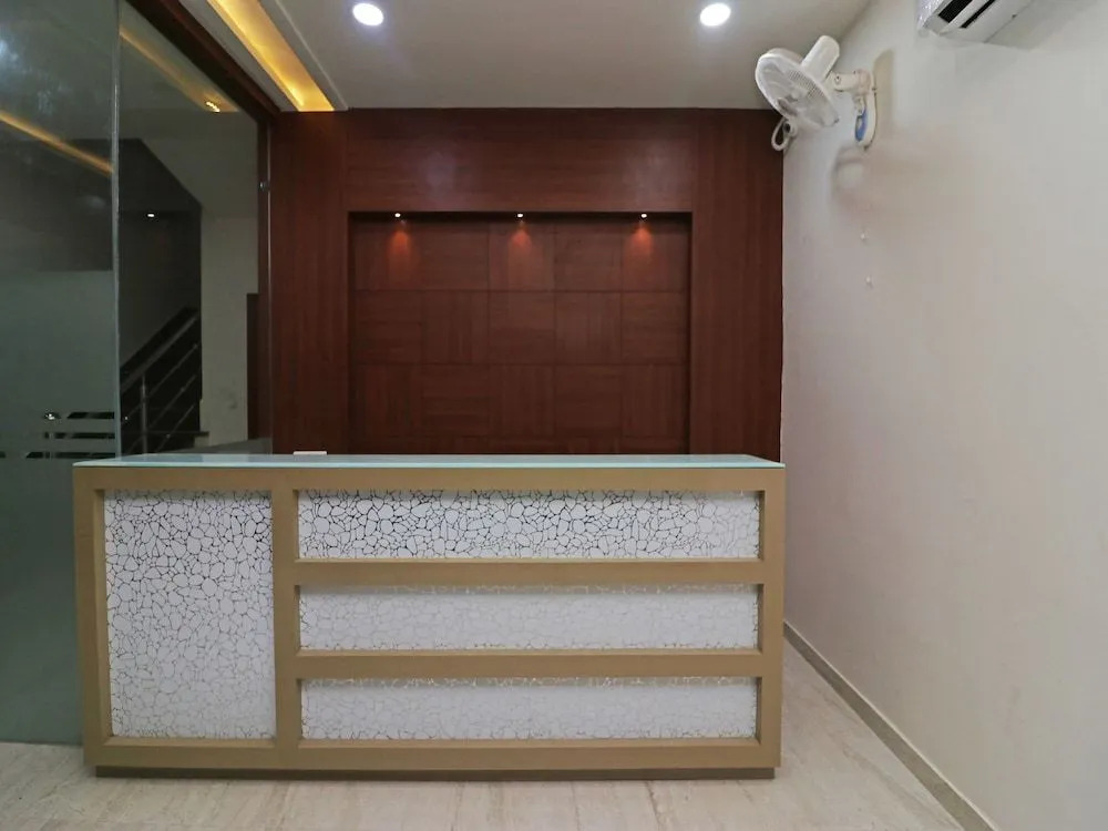 OYO 22979 Saffron Hotel