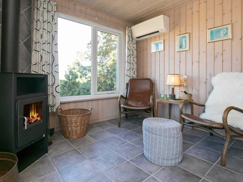 6 Person Holiday Home in Oksbol