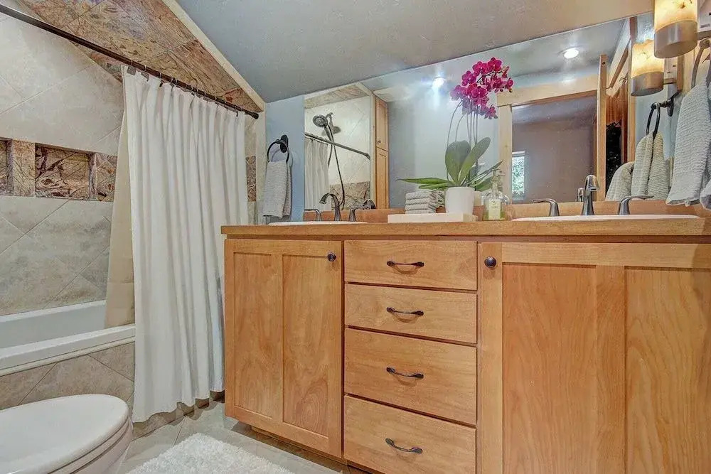 Riverhaus - 3 Br Home