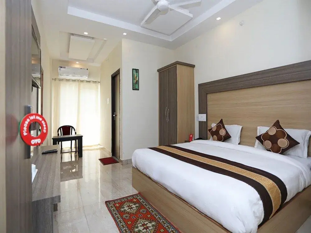 OYO 15375 Hotel KSS Inn