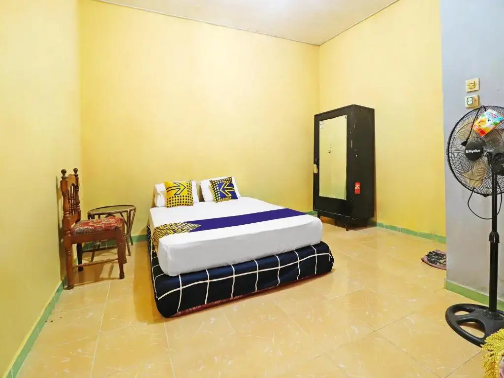 SPOT ON 91222 Kanjeng Mami Homestay Syaria