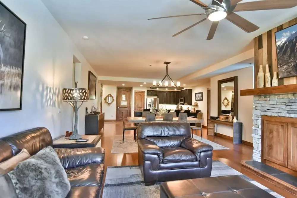Bluesky Breckenridge Luxury 3 Bedroom Condo at Snowflake Lift
