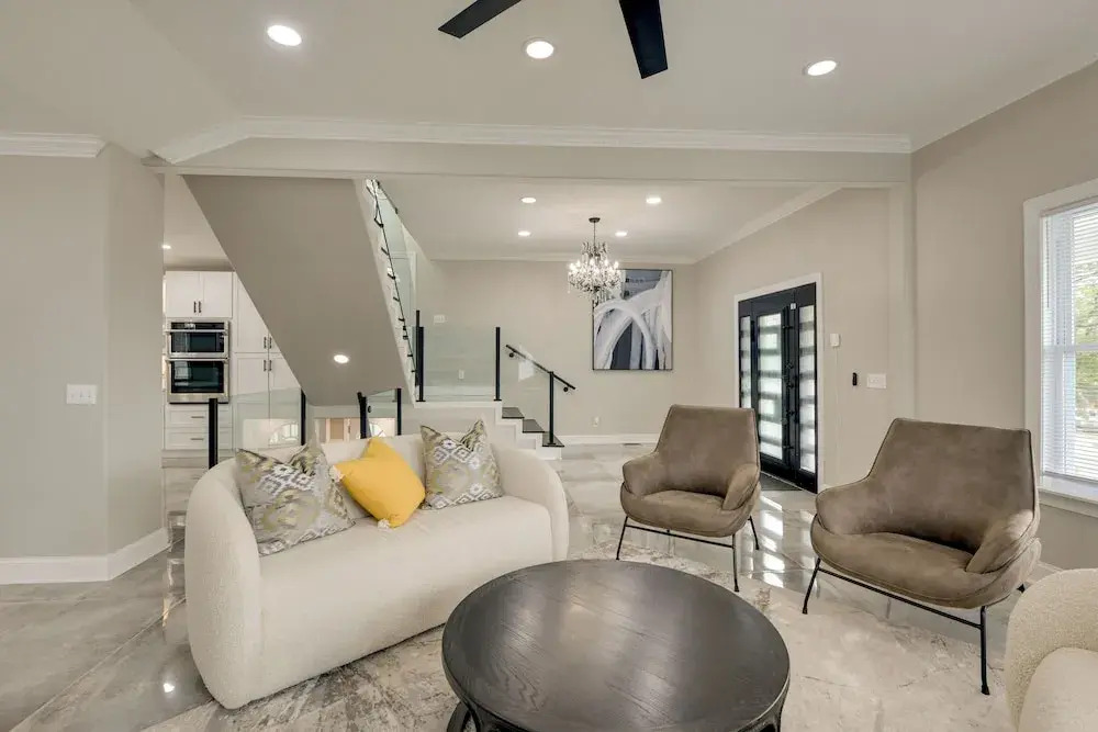 5 Mi to Inner Harbor: Expansive Family Getaway