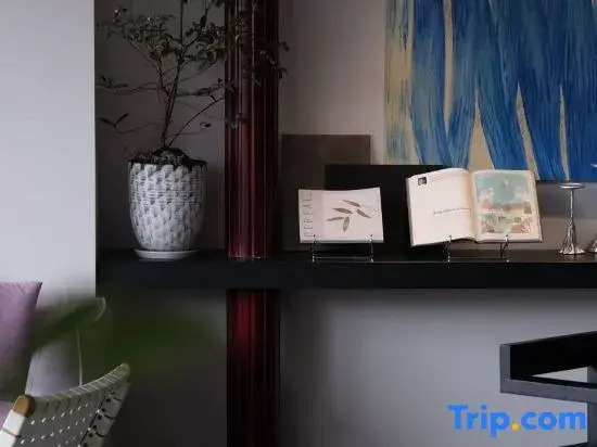 Yujian City Resort Hotel (Guiyang Poly Phoenix Bay Zaojiao Well Subway Station)