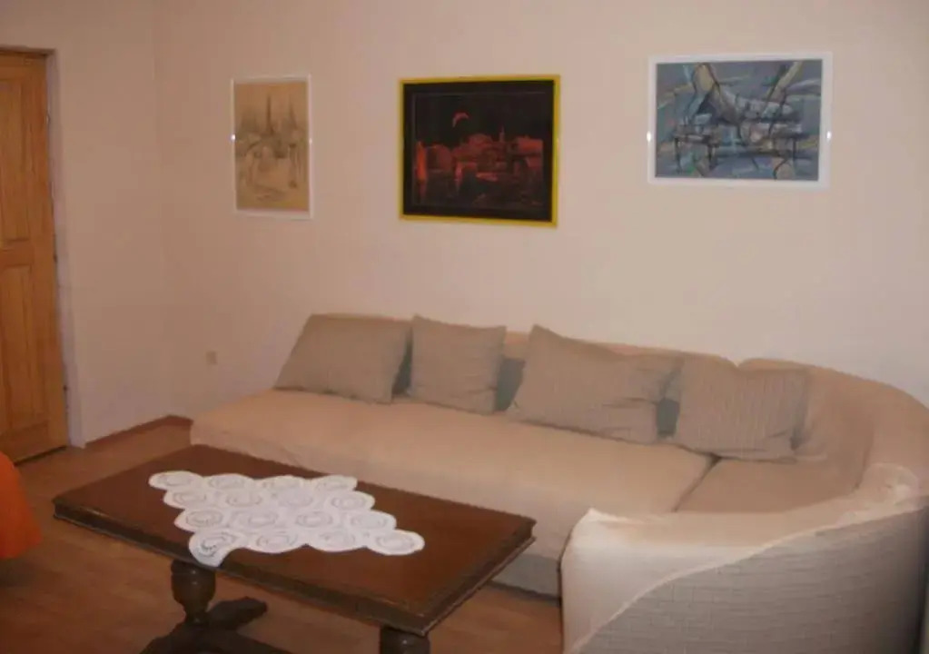 Apartment Iris