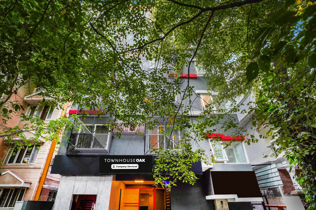 Super Oyo Townhouse Oak Spruce Hotels A2 Indiranagar