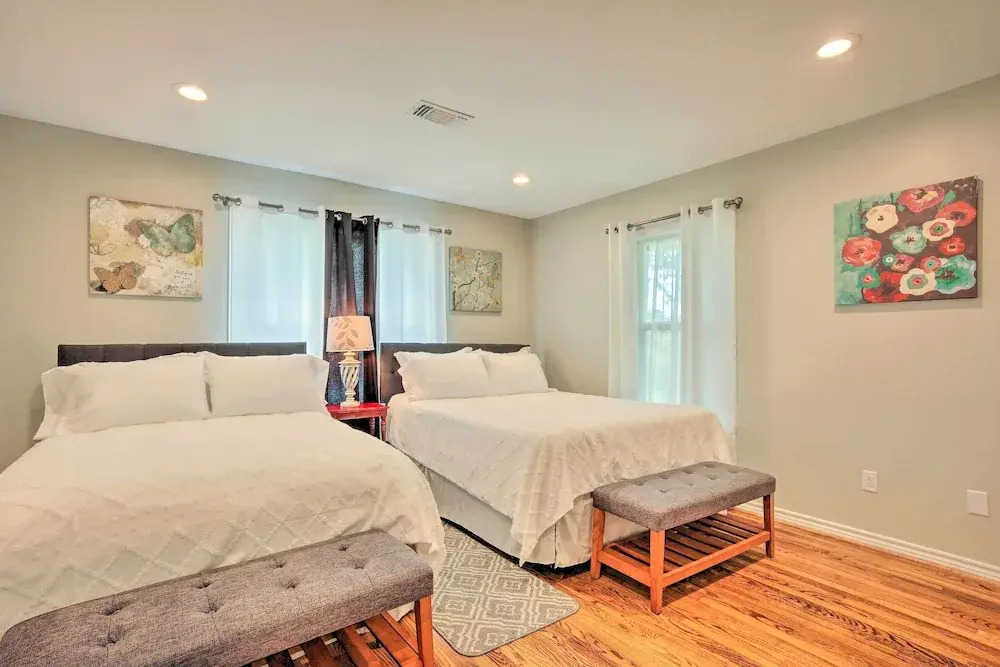 'the Gathering Place' Brenham Home on 6 Acres
