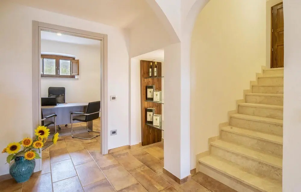 6 Bedroom Cozy Home In Passignano Sul T
