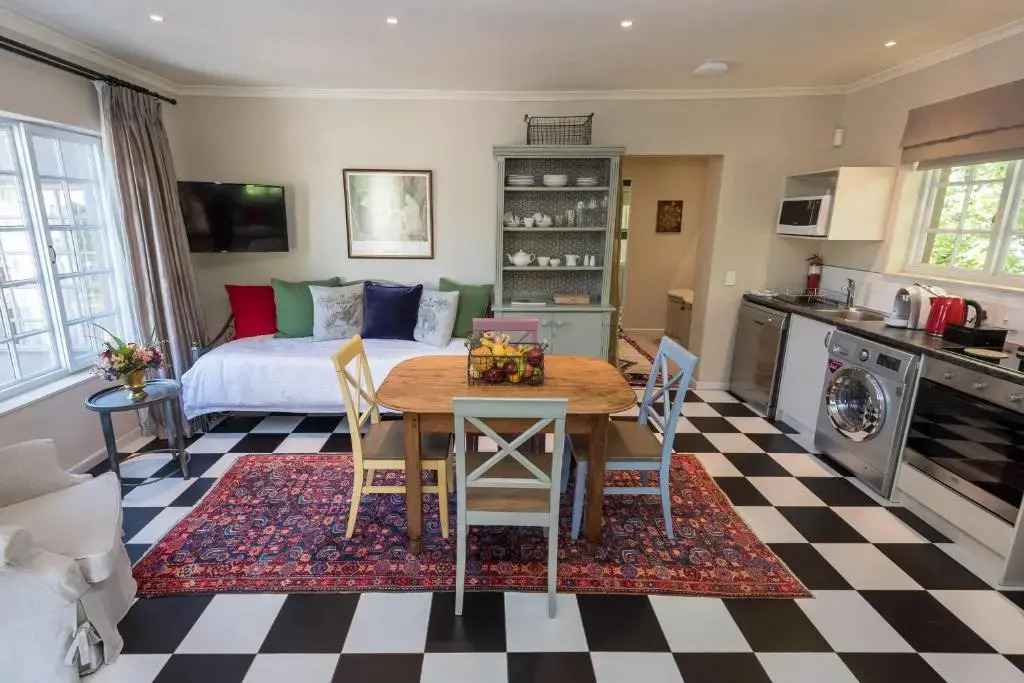 Baruch Guesthouse on Lovell