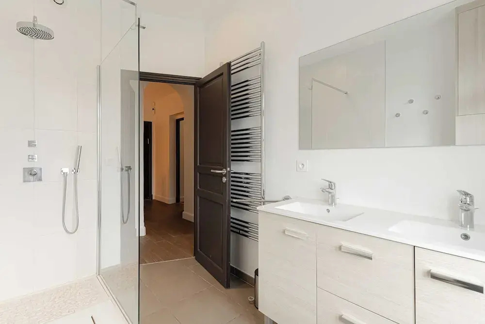 Spacious House - AC- 5br-12p- Deauville