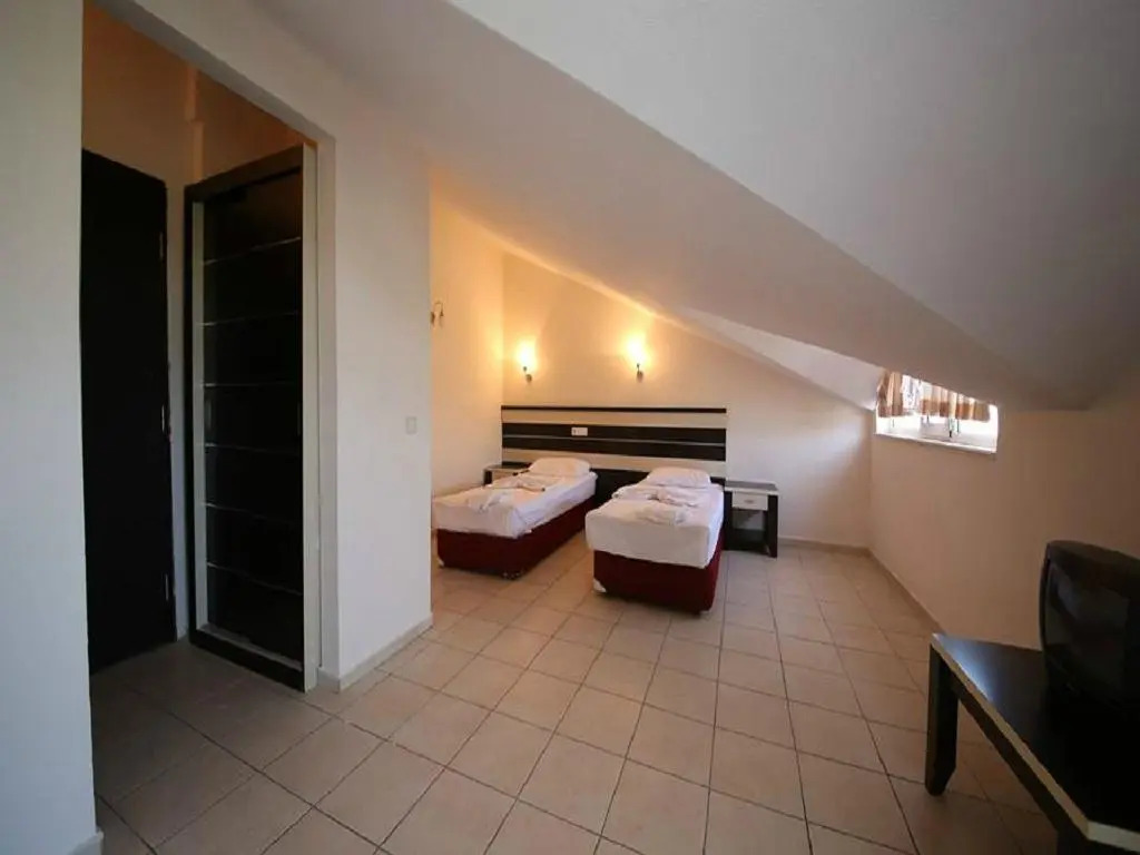 Qmax Apart Hotel