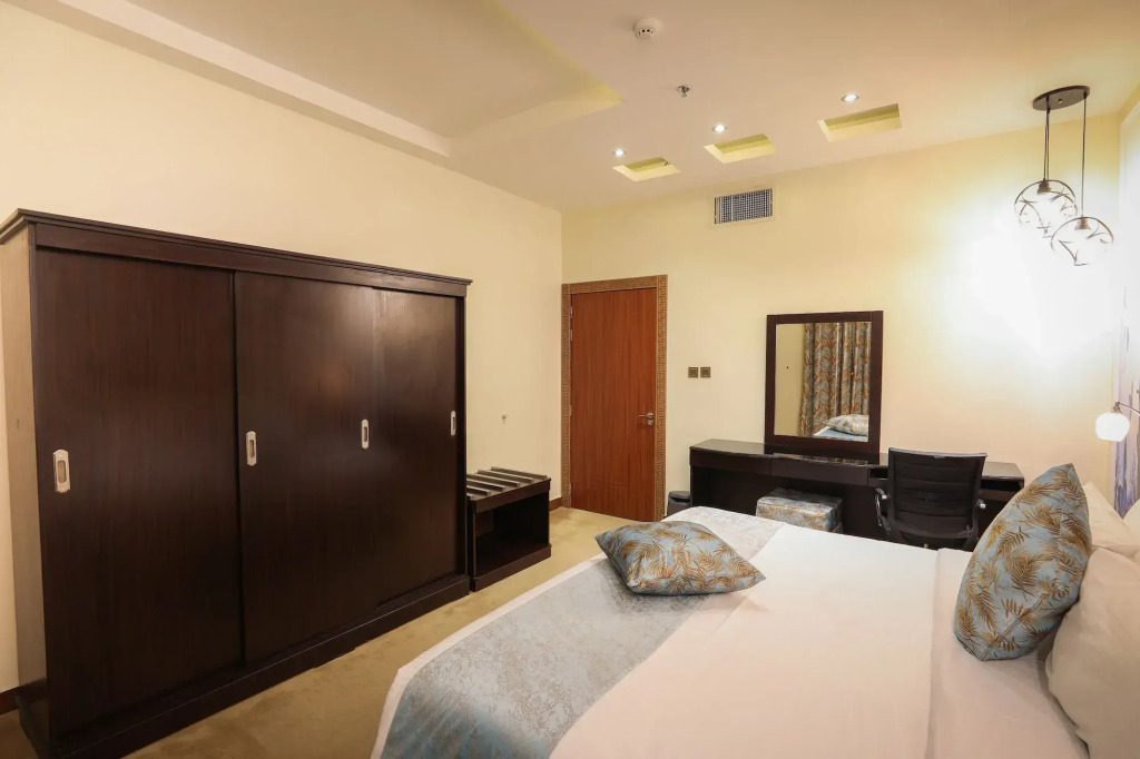 Meral Crown Hotel