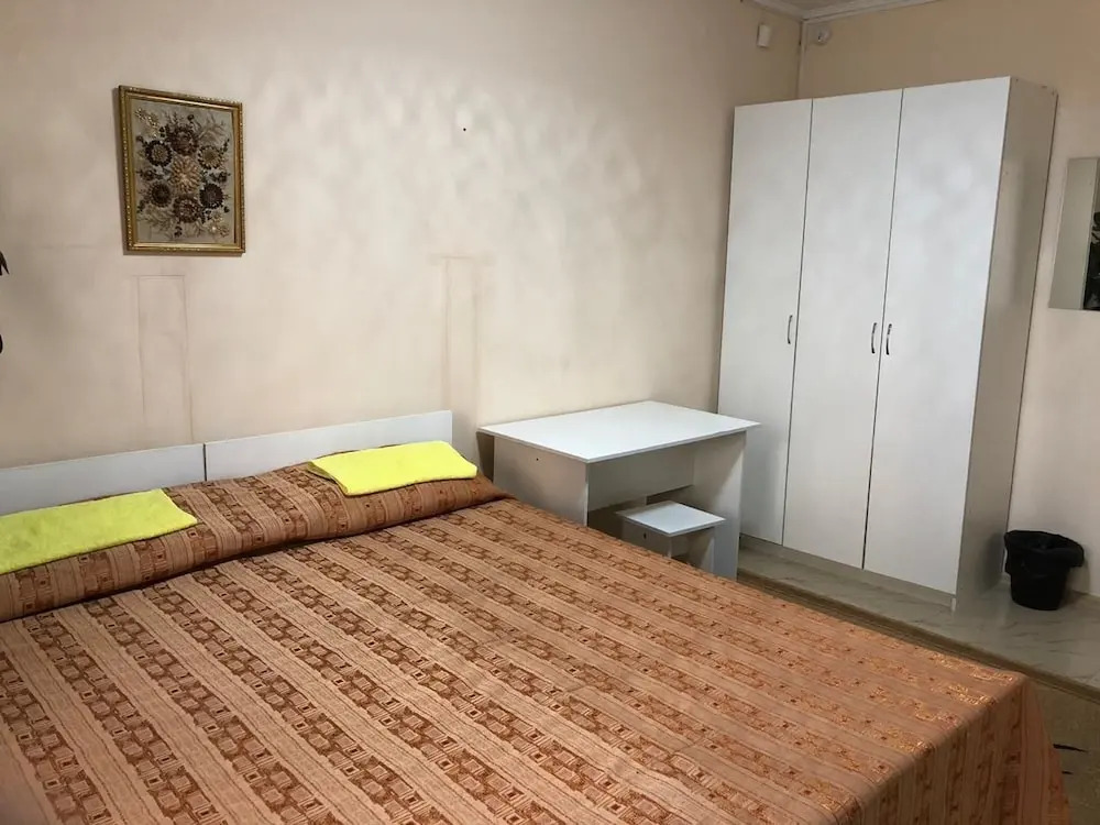 Elite Hostel