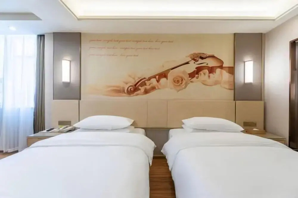 Vienna Hotel (Xupu Wanda Plaza)