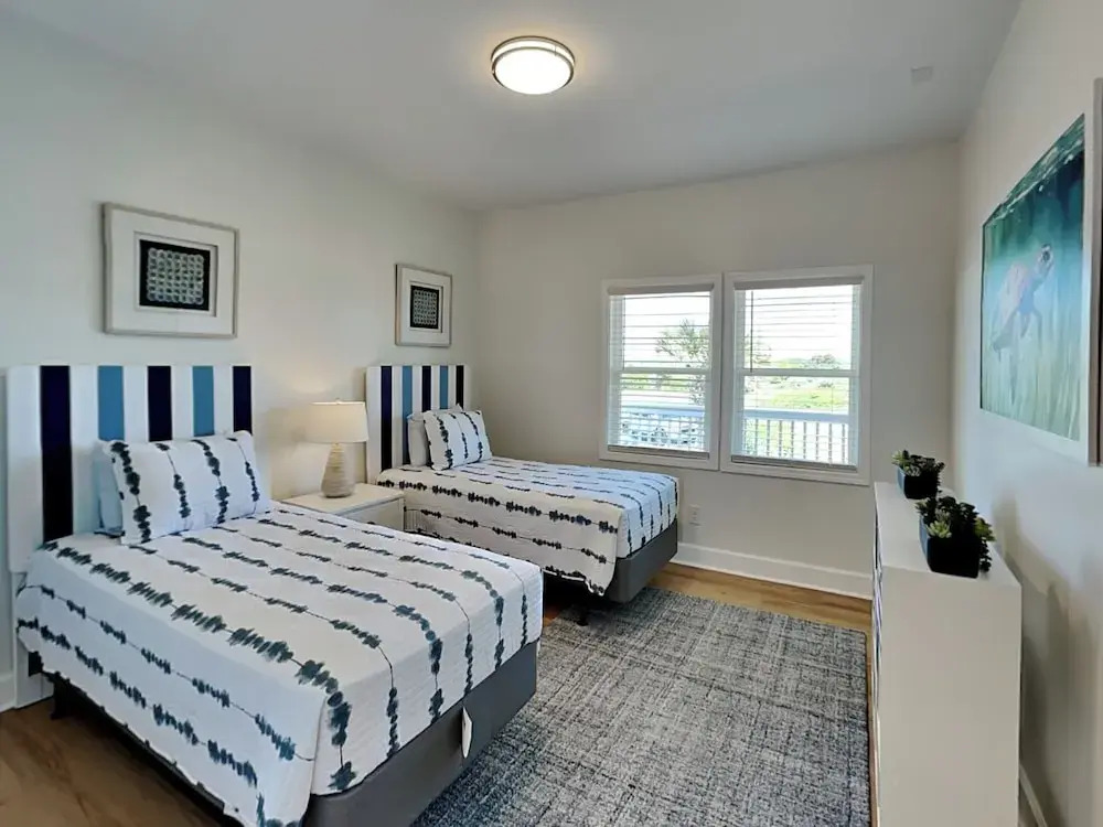 Pelican Landing by Topsail Realty