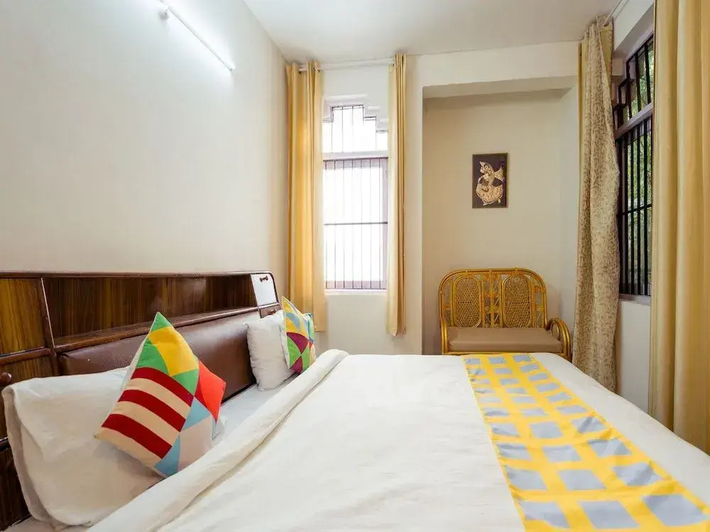 OYO 13726 Home Cozy 2BHK Hathi Paon Road