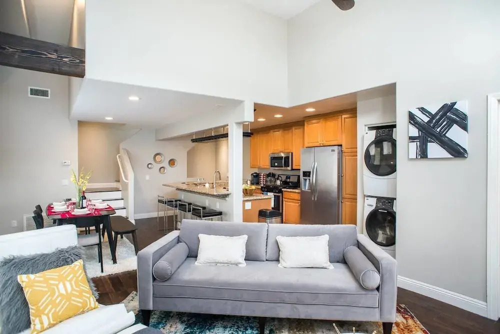 Modern 3br/3ba PB Home w/ Rooftop by Domio