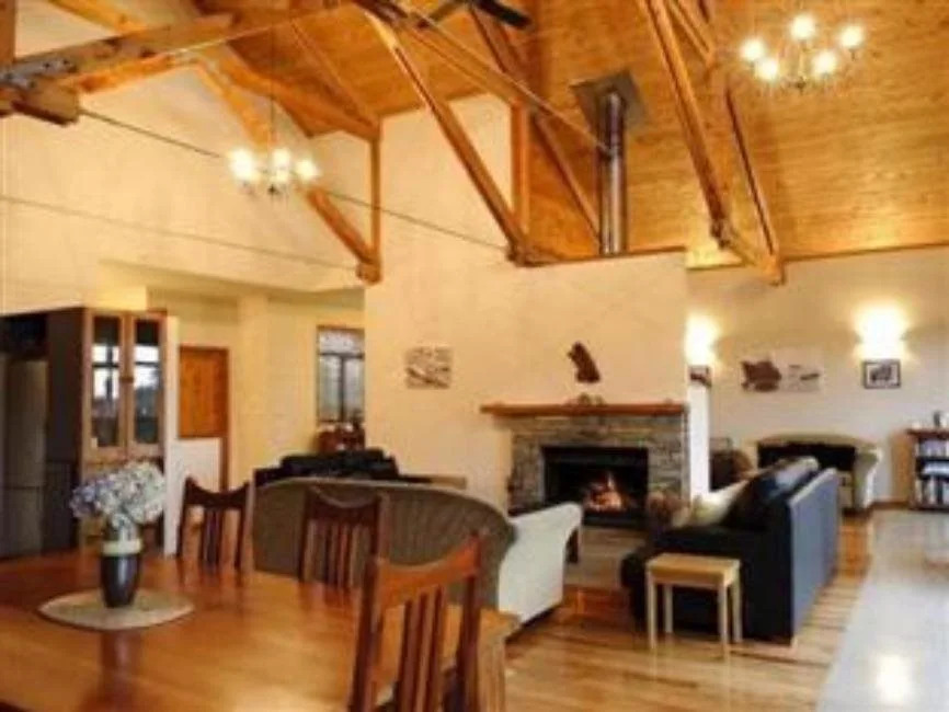 Mahitahi Lodge