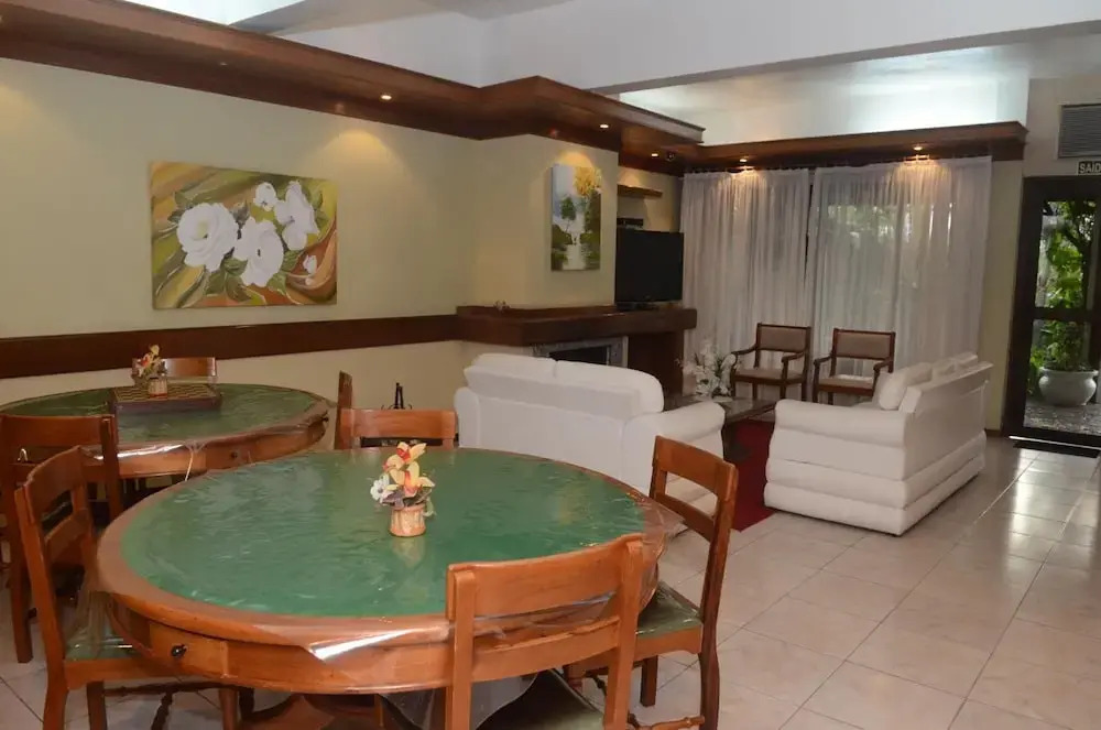 River Hotel
