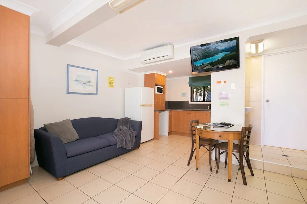 South Gladstone Motel