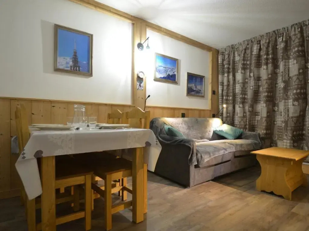Appartement Les Menuires, 1 pièce, 4 personnes - FR-1-452-174