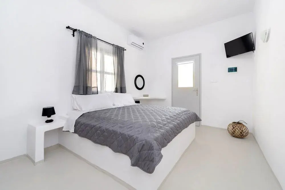 Anthelea Santorini Hotel