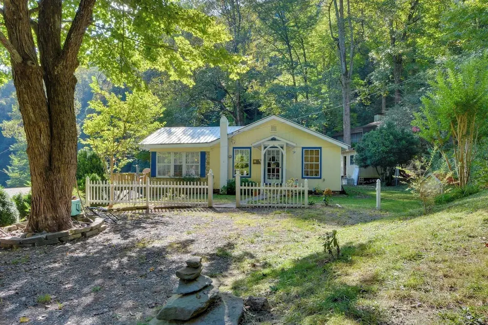 Mountain Cottage w/ Views Near Tail of the Dragon!