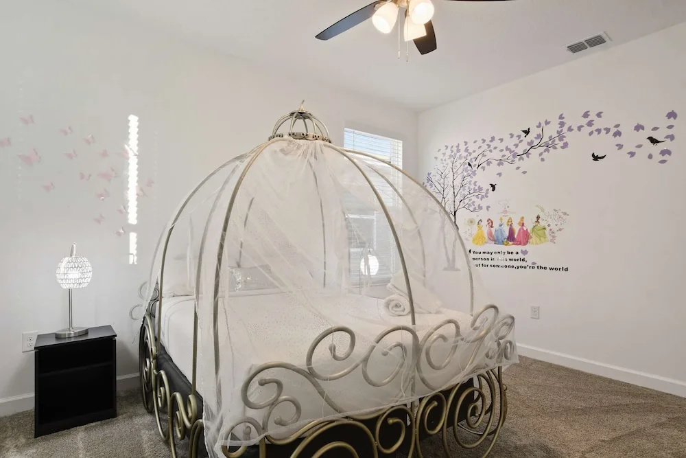 Luxurious Resort Home Near Disney & Shopping!