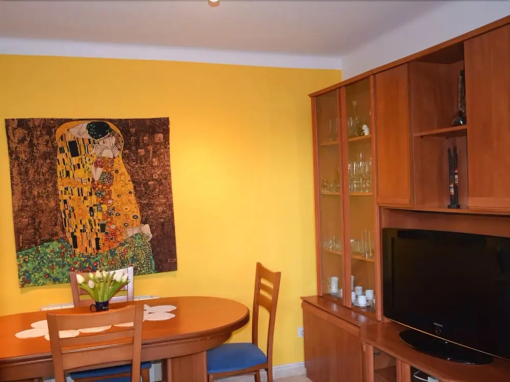 Apartament escoles atic