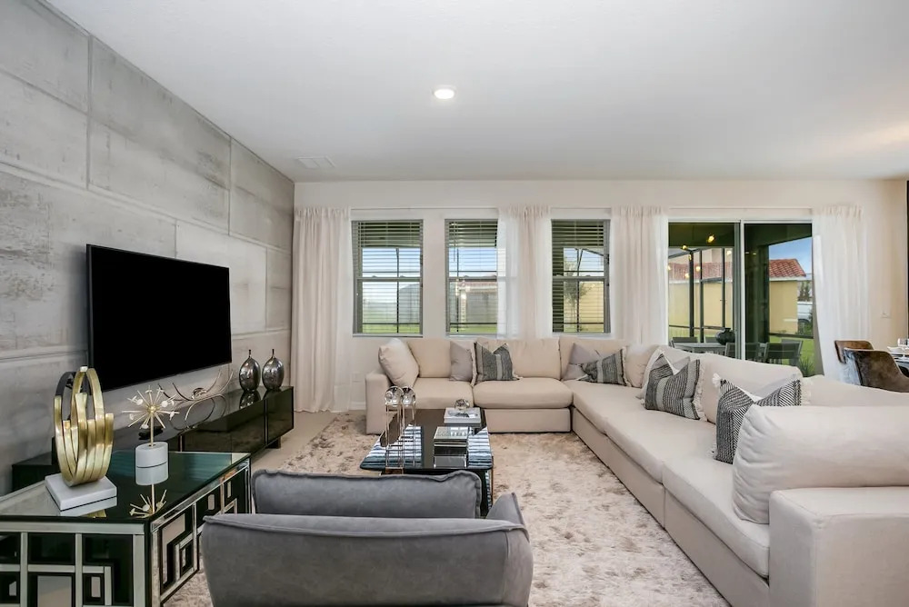 6bed 4Ba Villa Game Room Pool Spa