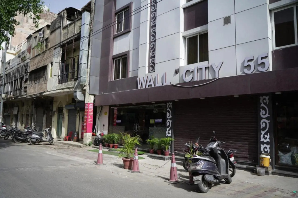 Hotel Wall City 55 - Near NDLS Station & Connaught Place