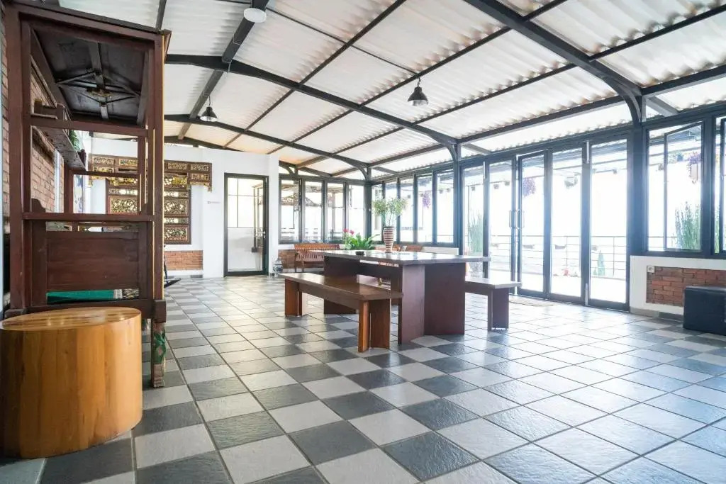 Urbanview Hotel Omah Anin Batu by RedDoorz
