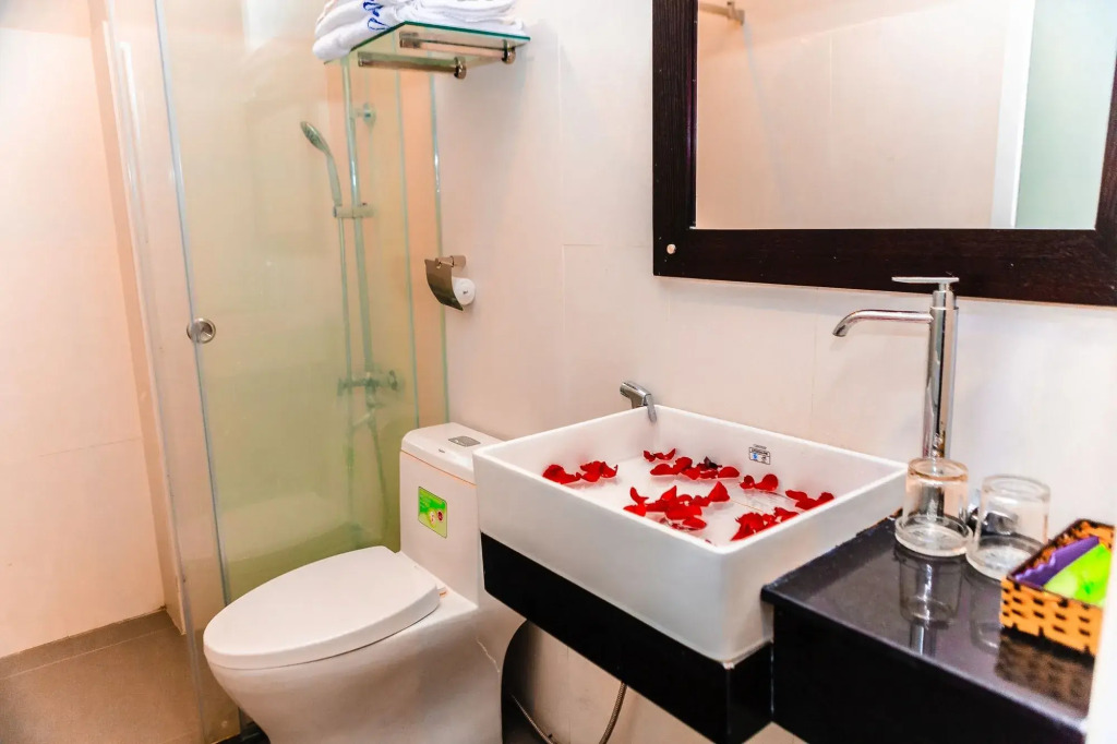 Cosmos Hotel Nha Trang by HT