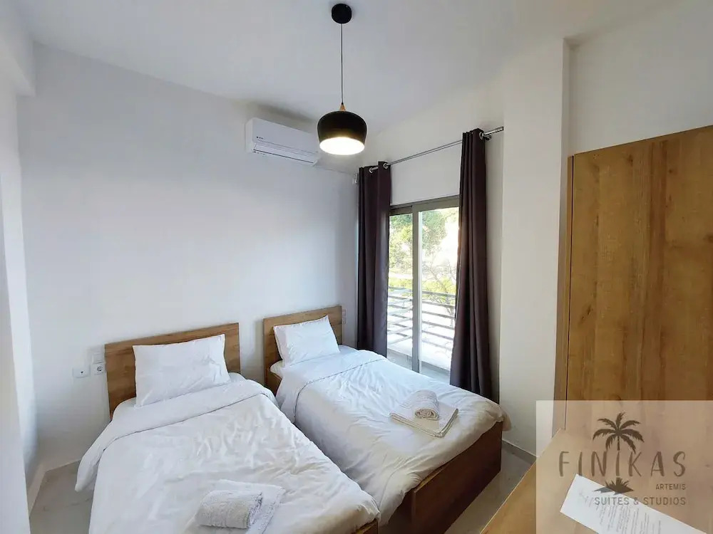 Finikas Suites & Apartments Airport By Airstay