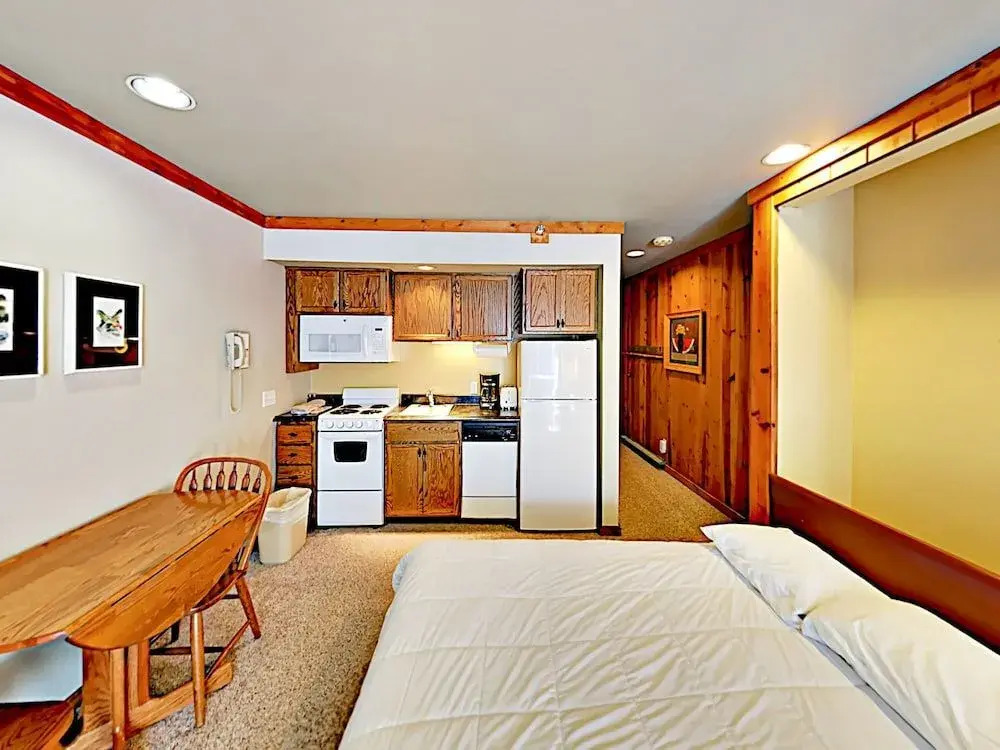Lowell Unit #221 - Studio Br Condo