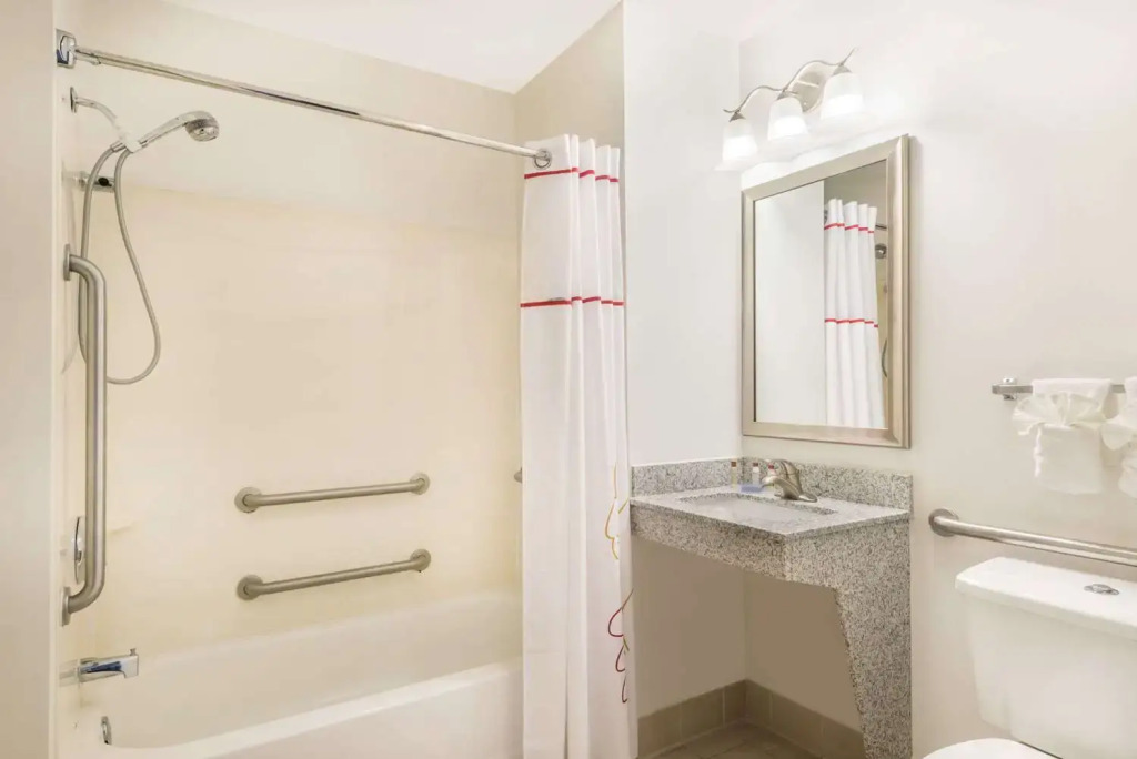 Hawthorn Suites by Wyndham Louisville North