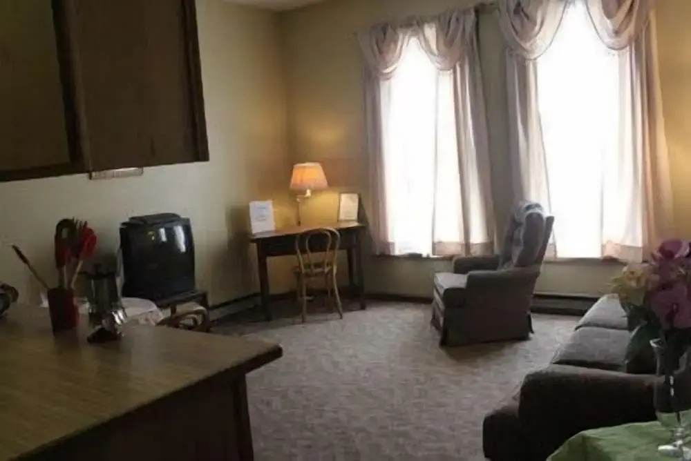 Smedley's Suites