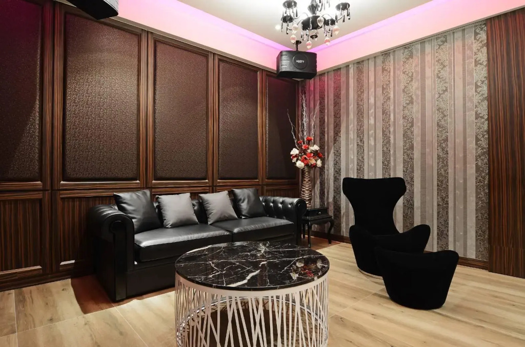 M hotel