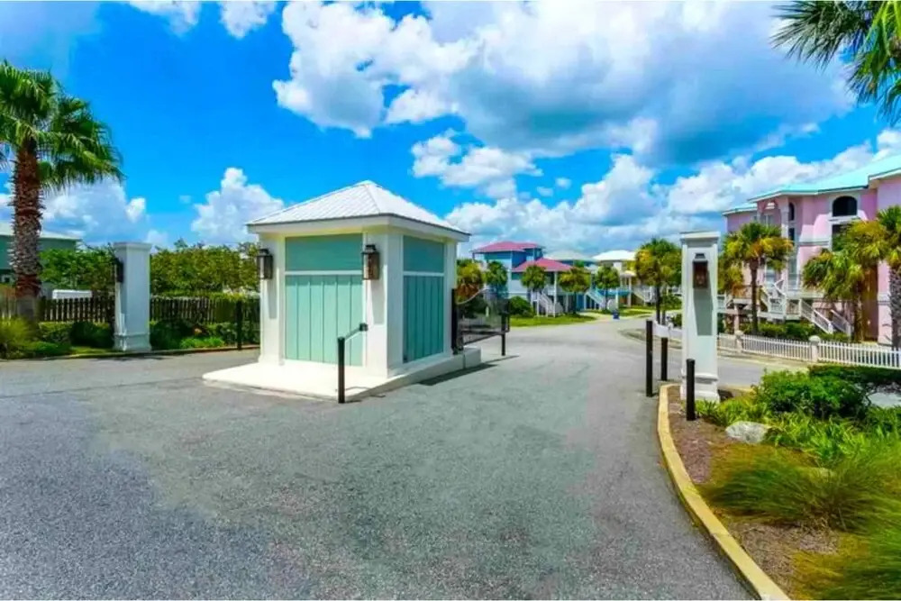 Palm Harbor 322 Mariner Circle by Bender Vacation Rentals
