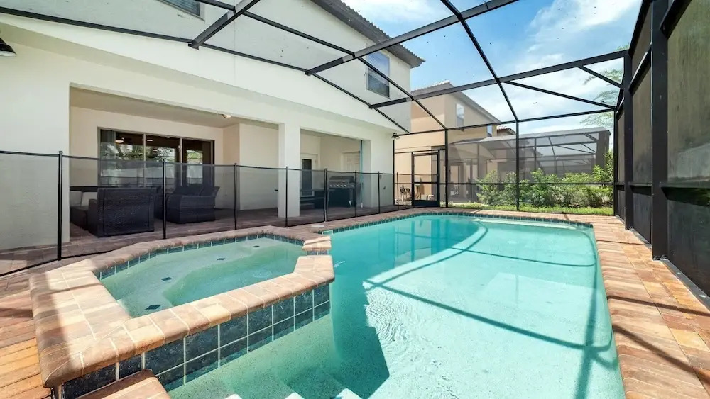 Windsor Greenview Home Pool SPA No Rear Neighbor!