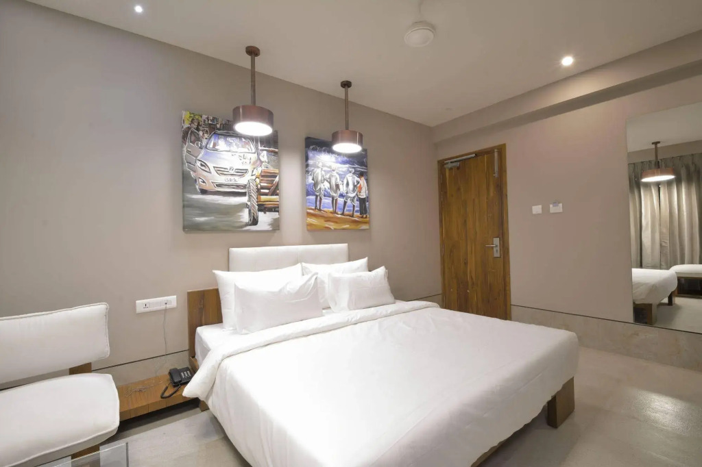Urbane The Hotel