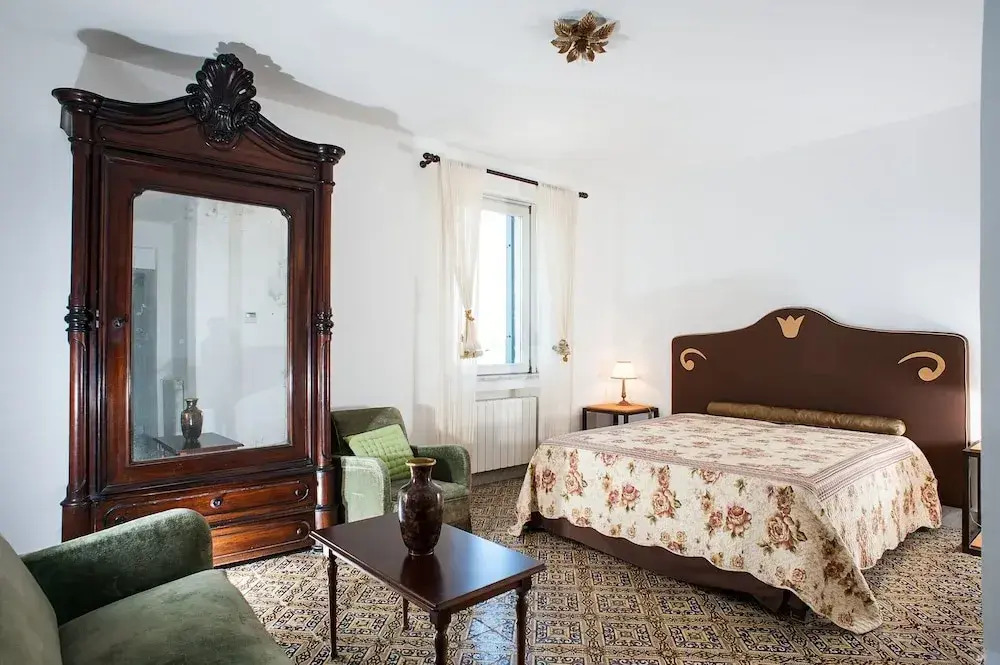 Villa in Paceco With Pool and Countryside Views