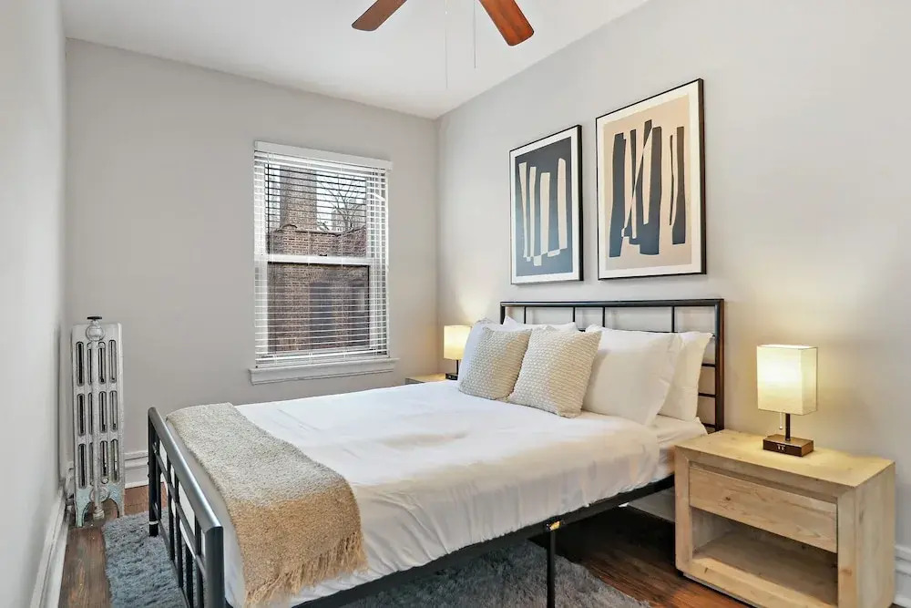 Lively 1BR - Kenwood 408