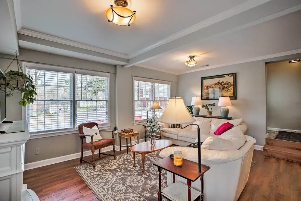 Cheery Cottage w/ Yard < 1 Mile to Marietta Square