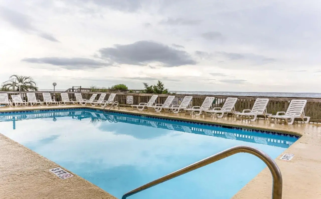 Atlantic Paradise Inn & Suites