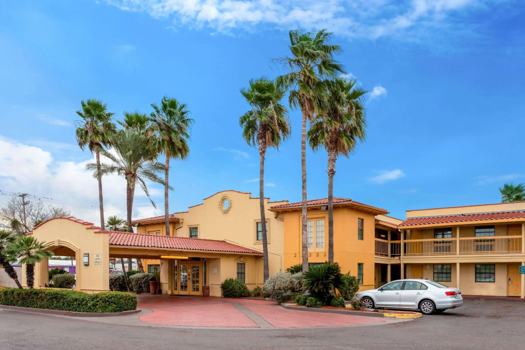 La Quinta Inn by Wyndham Laredo I-35