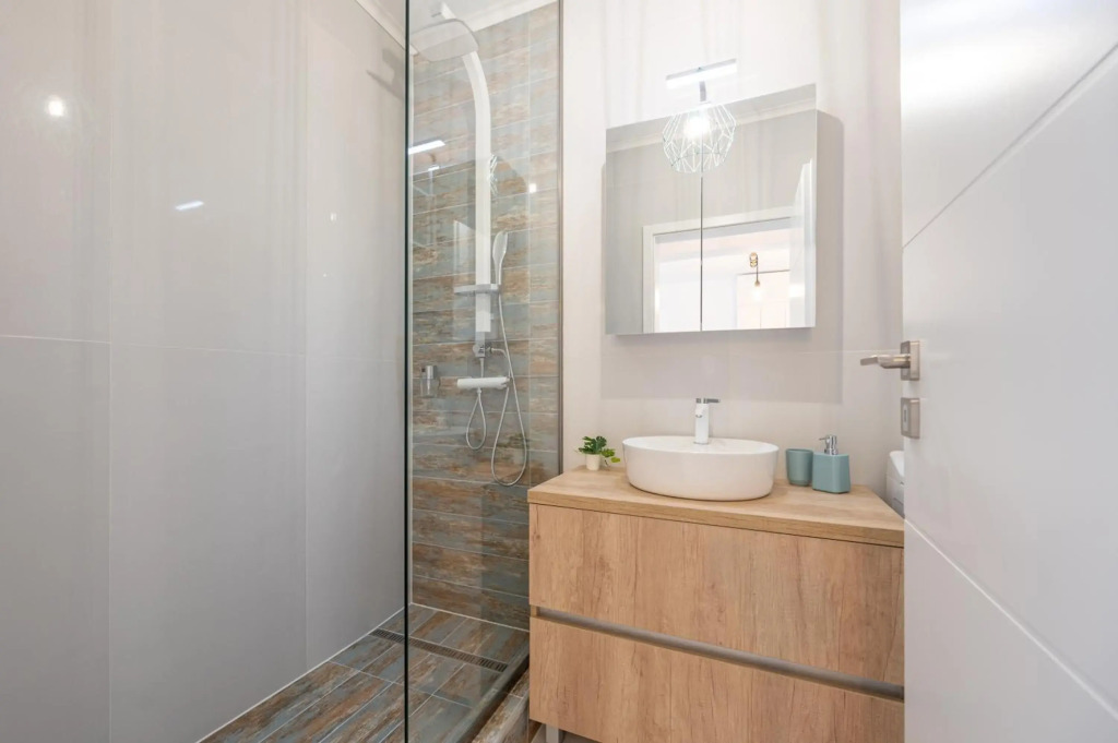 Trendy flat by the University